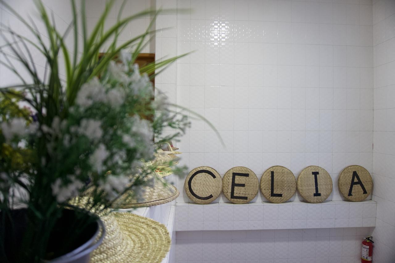 Celia Hostel Mandalay Exterior foto