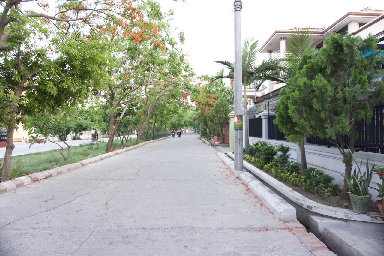 Celia Hostel Mandalay Exterior foto