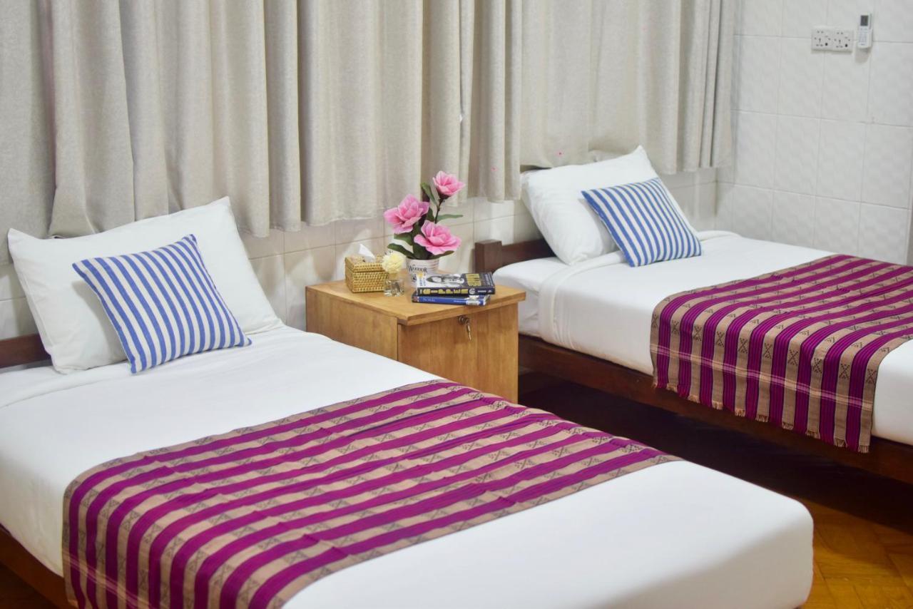 Celia Hostel Mandalay Exterior foto