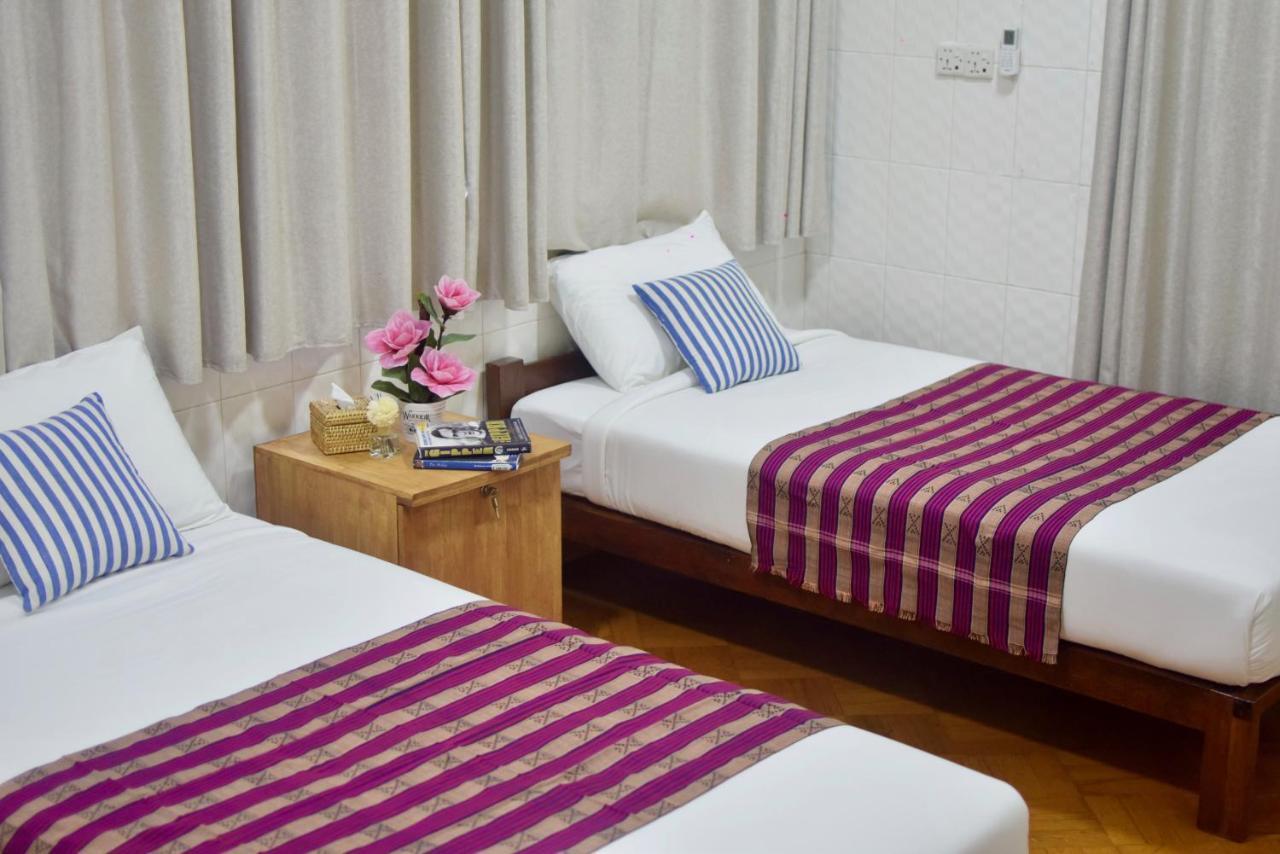 Celia Hostel Mandalay Exterior foto