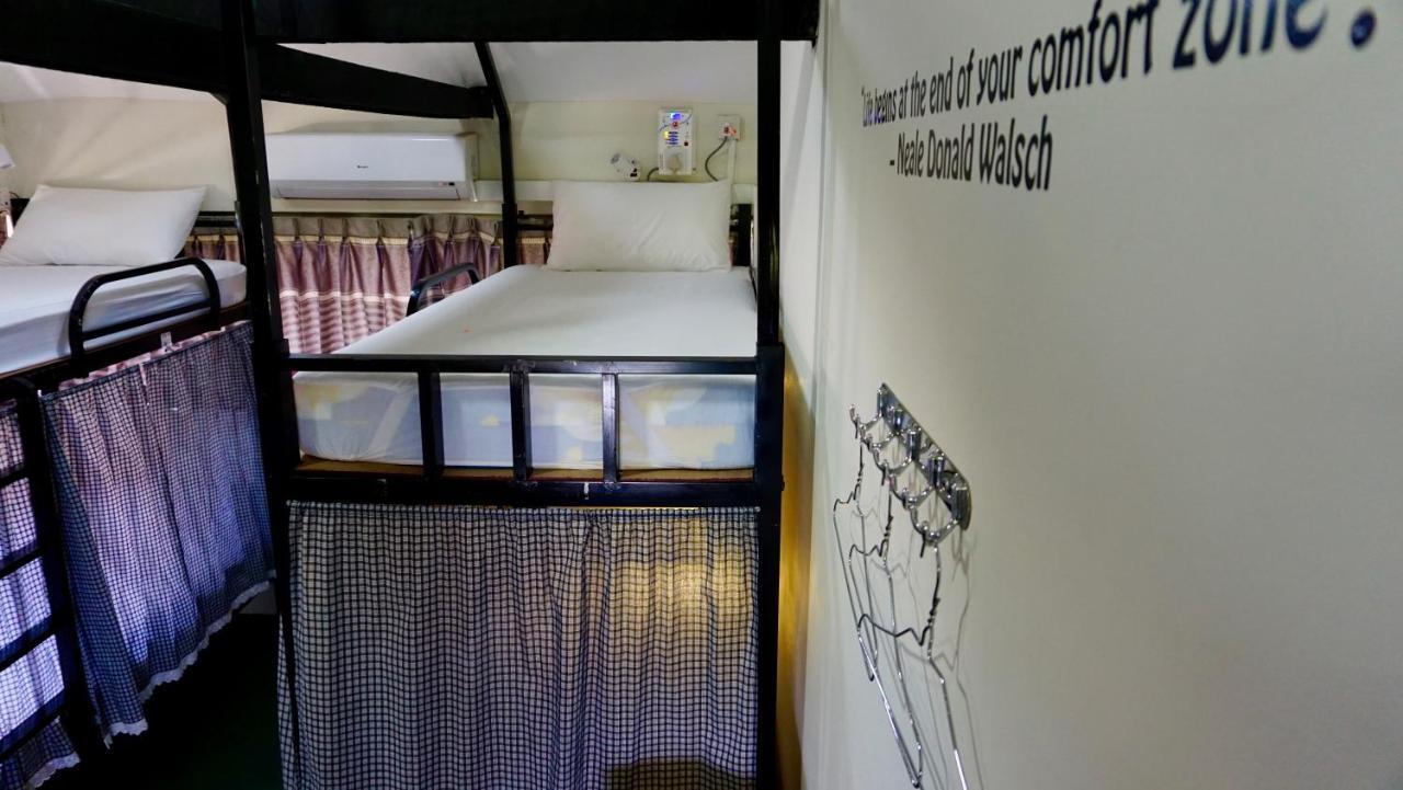 Celia Hostel Mandalay Exterior foto