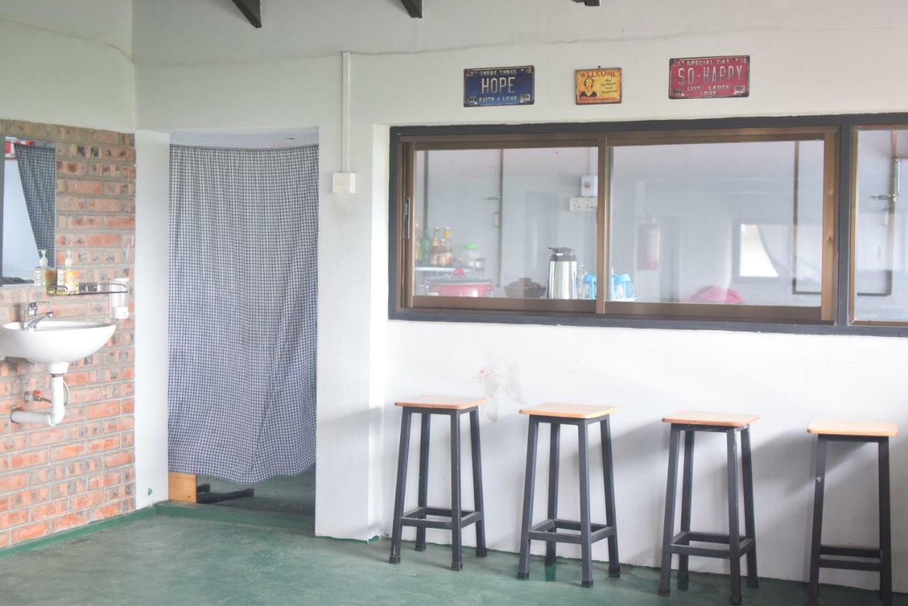 Celia Hostel Mandalay Exterior foto