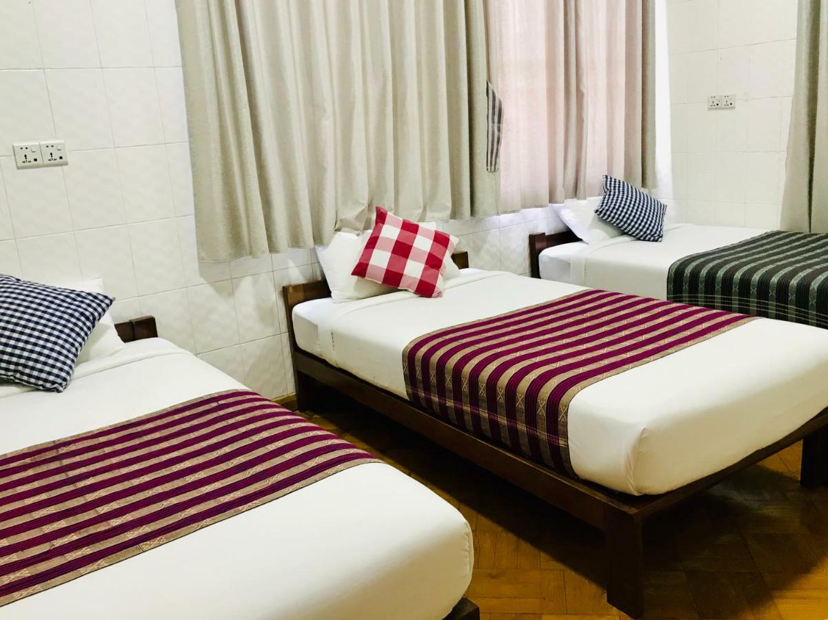 Celia Hostel Mandalay Exterior foto