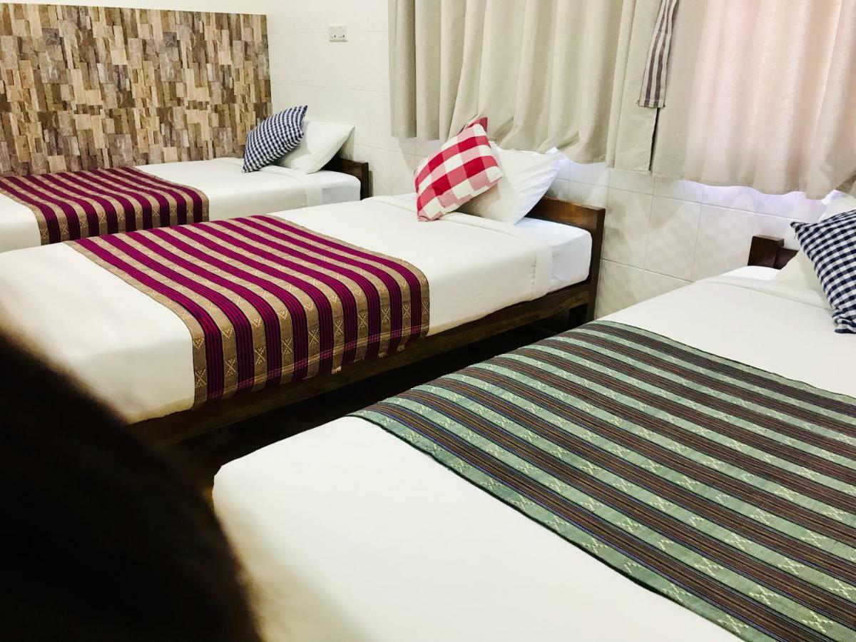 Celia Hostel Mandalay Exterior foto