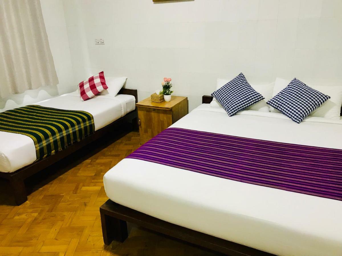 Celia Hostel Mandalay Exterior foto
